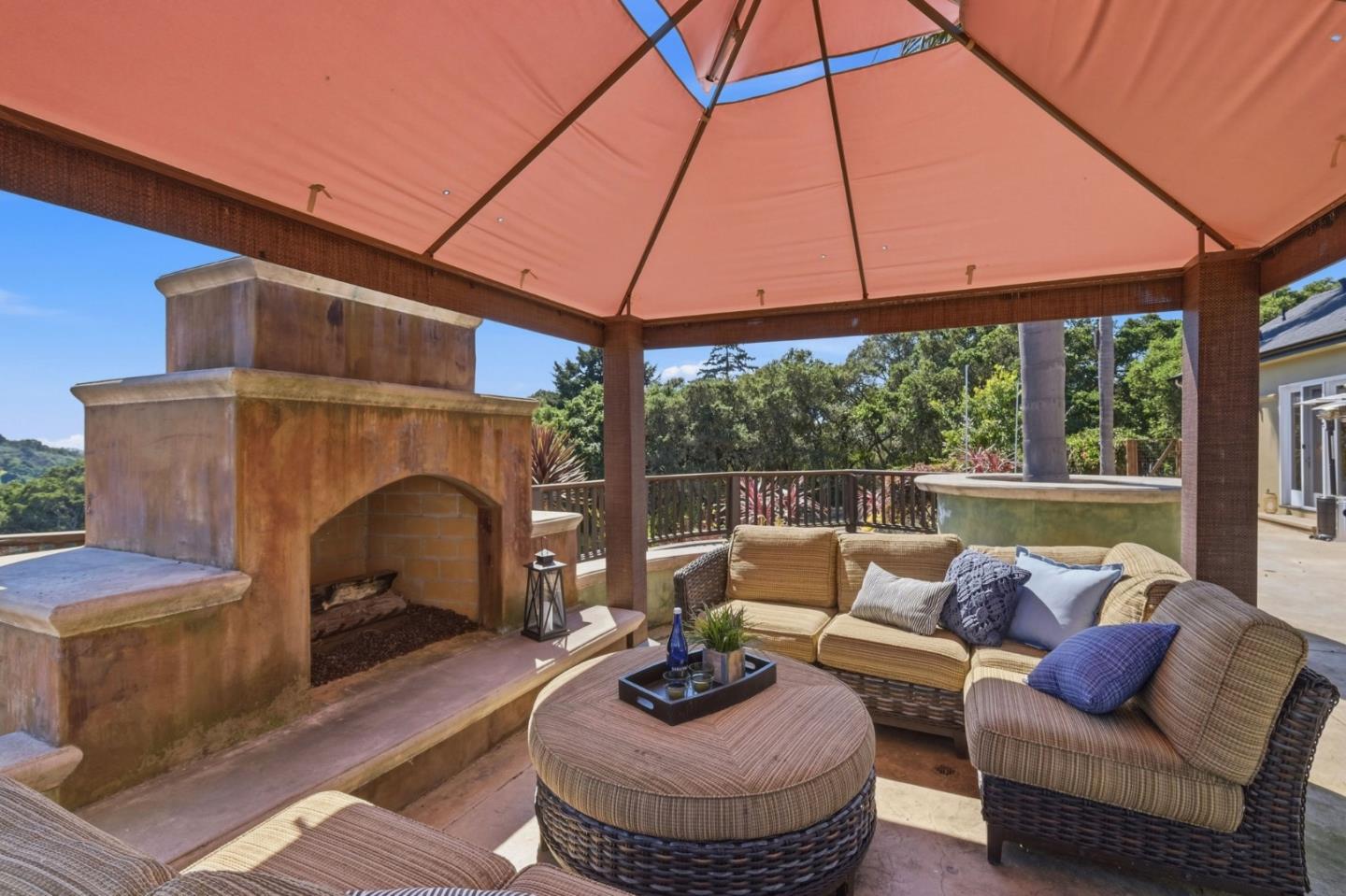 Detail Gallery Image 15 of 67 For 380 Mockingbird Ridge Rd, Watsonville,  CA 95076 - 4 Beds | 3/1 Baths