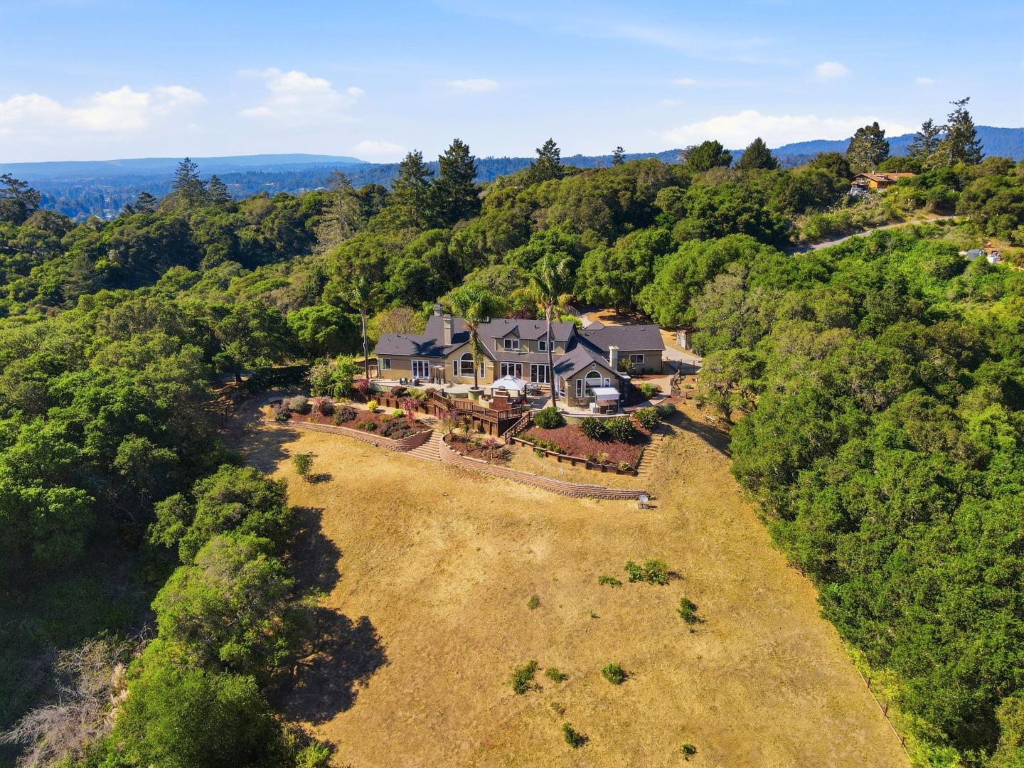 Detail Gallery Image 4 of 67 For 380 Mockingbird Ridge Rd, Watsonville,  CA 95076 - 4 Beds | 3/1 Baths