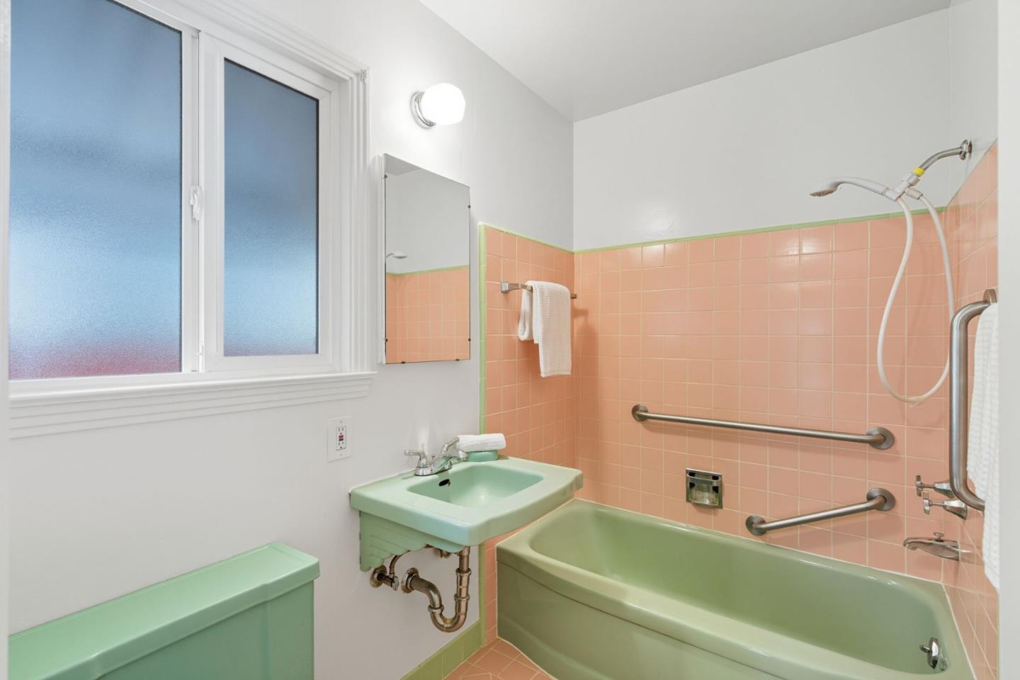 Detail Gallery Image 14 of 31 For 624 Sapphire St, Redwood City,  CA 94061 - 2 Beds | 1 Baths