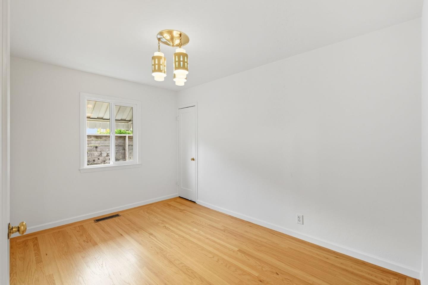 Detail Gallery Image 15 of 31 For 624 Sapphire St, Redwood City,  CA 94061 - 2 Beds | 1 Baths