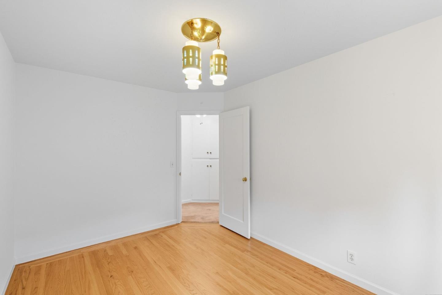 Detail Gallery Image 16 of 31 For 624 Sapphire St, Redwood City,  CA 94061 - 2 Beds | 1 Baths