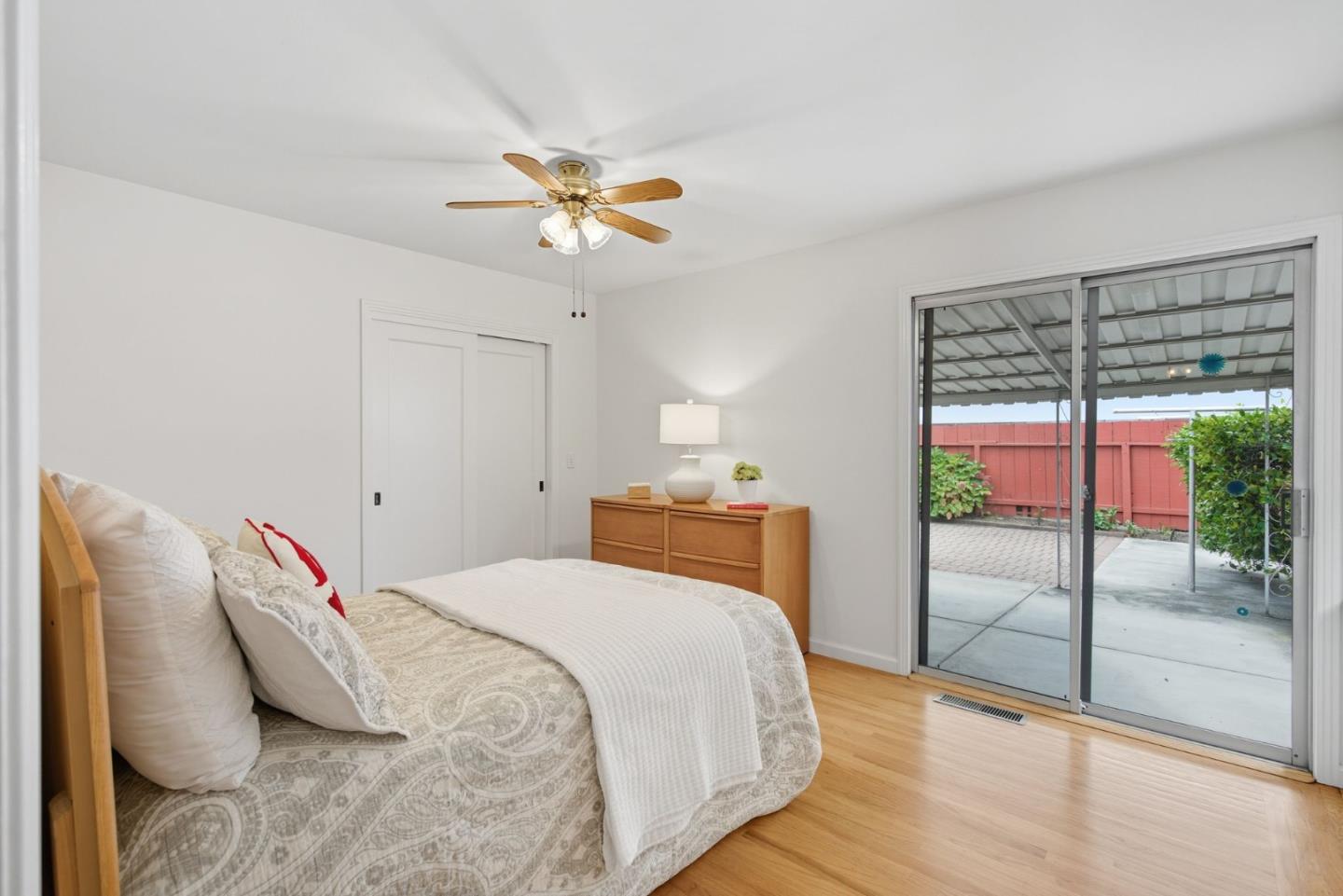 Detail Gallery Image 17 of 31 For 624 Sapphire St, Redwood City,  CA 94061 - 2 Beds | 1 Baths