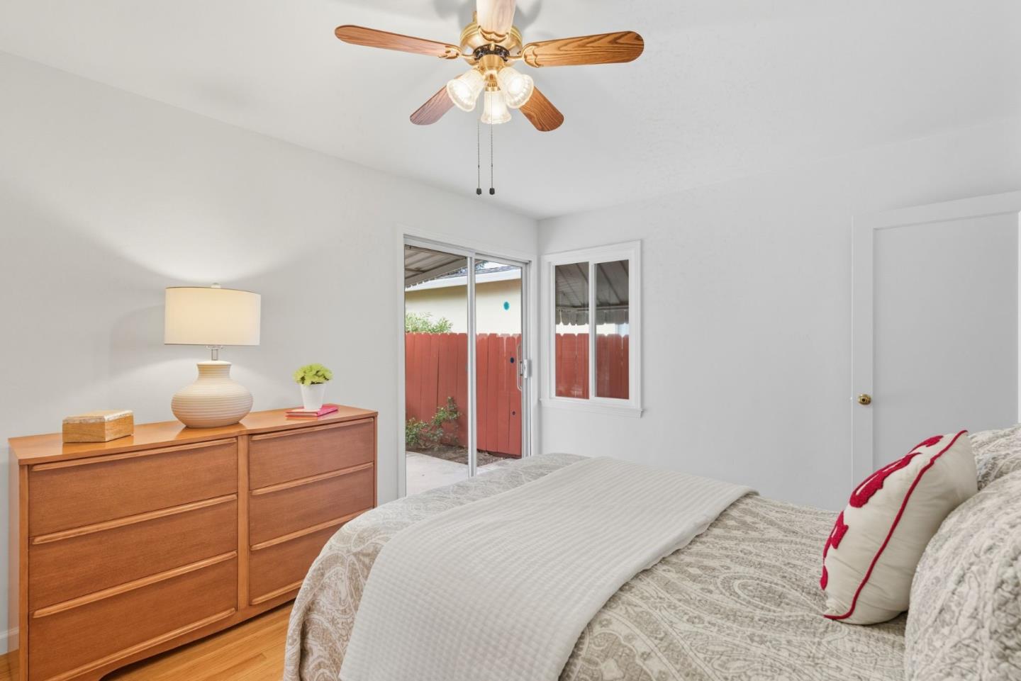 Detail Gallery Image 19 of 31 For 624 Sapphire St, Redwood City,  CA 94061 - 2 Beds | 1 Baths