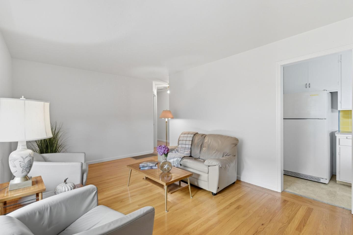 Detail Gallery Image 7 of 31 For 624 Sapphire St, Redwood City,  CA 94061 - 2 Beds | 1 Baths