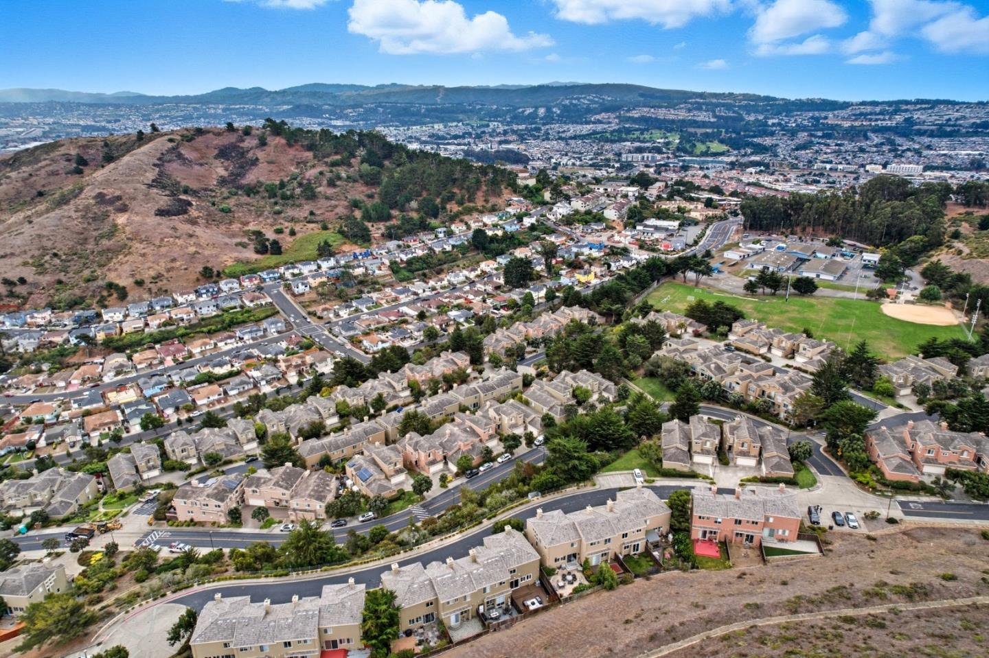 Detail Gallery Image 28 of 32 For 121 Northcrest Dr, South San Francisco,  CA 94080 - 3 Beds | 2/1 Baths
