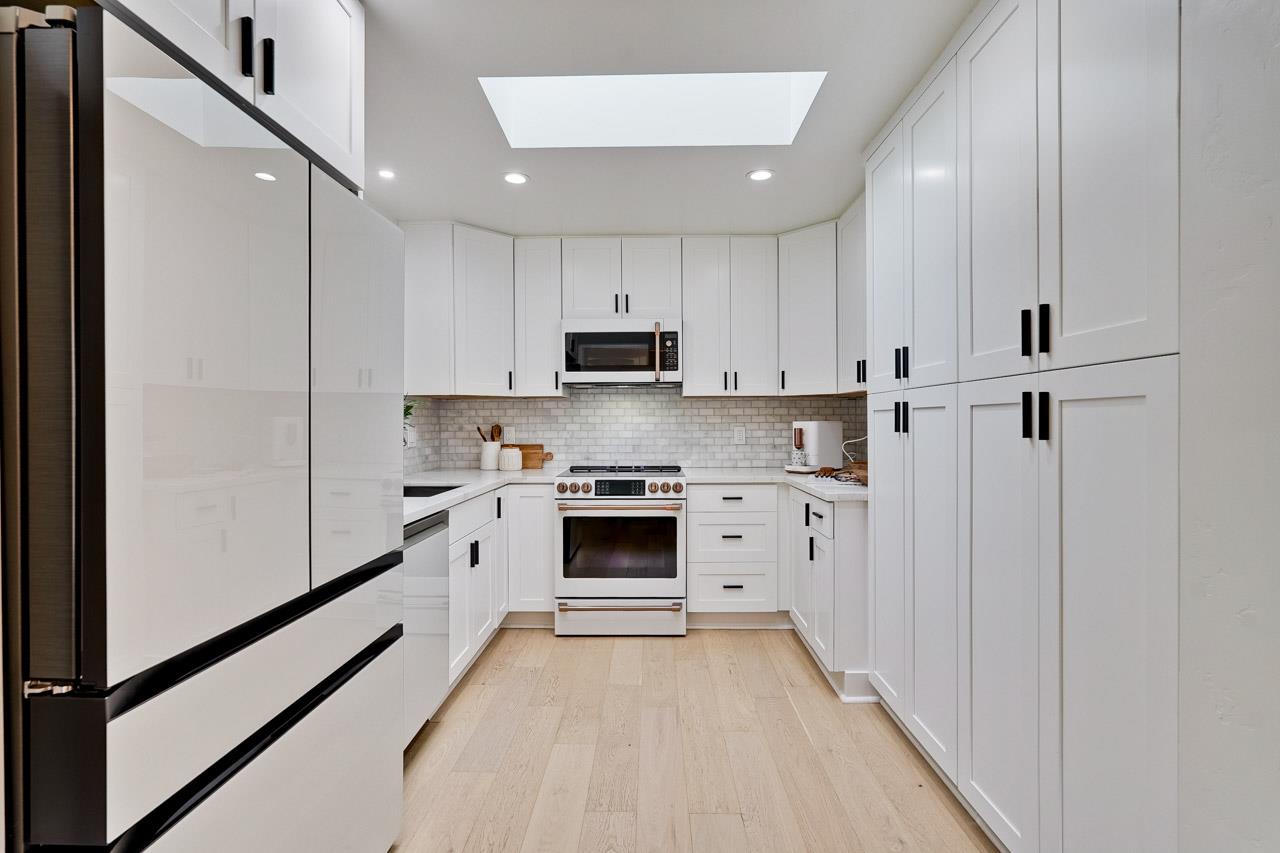 Detail Gallery Image 28 of 79 For 1010 Roosevelt Ave, Redwood City,  CA 94061 - 3 Beds | 2 Baths