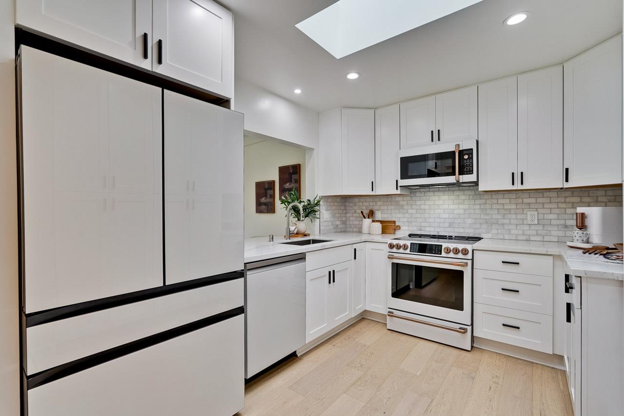 Detail Gallery Image 29 of 79 For 1010 Roosevelt Ave, Redwood City,  CA 94061 - 3 Beds | 2 Baths