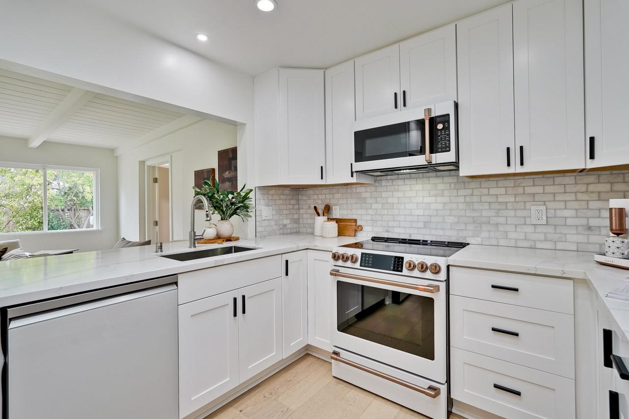 Detail Gallery Image 30 of 79 For 1010 Roosevelt Ave, Redwood City,  CA 94061 - 3 Beds | 2 Baths