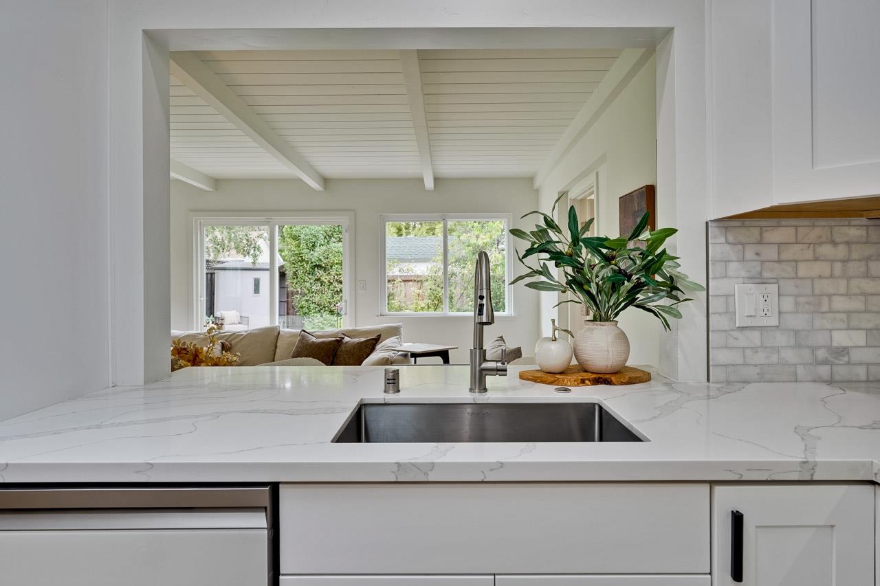 Detail Gallery Image 33 of 79 For 1010 Roosevelt Ave, Redwood City,  CA 94061 - 3 Beds | 2 Baths