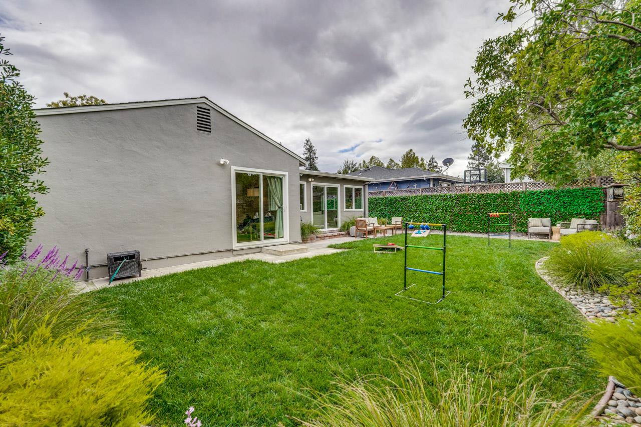 Detail Gallery Image 70 of 79 For 1010 Roosevelt Ave, Redwood City,  CA 94061 - 3 Beds | 2 Baths