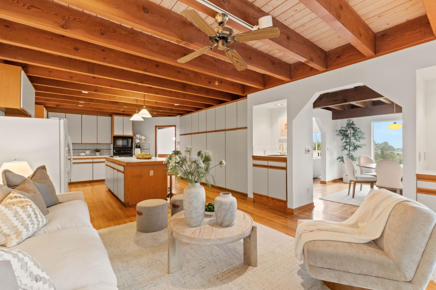 Detail Gallery Image 12 of 38 For 28 Kirkwood Way, San Carlos,  CA 94070 - 4 Beds | 3 Baths