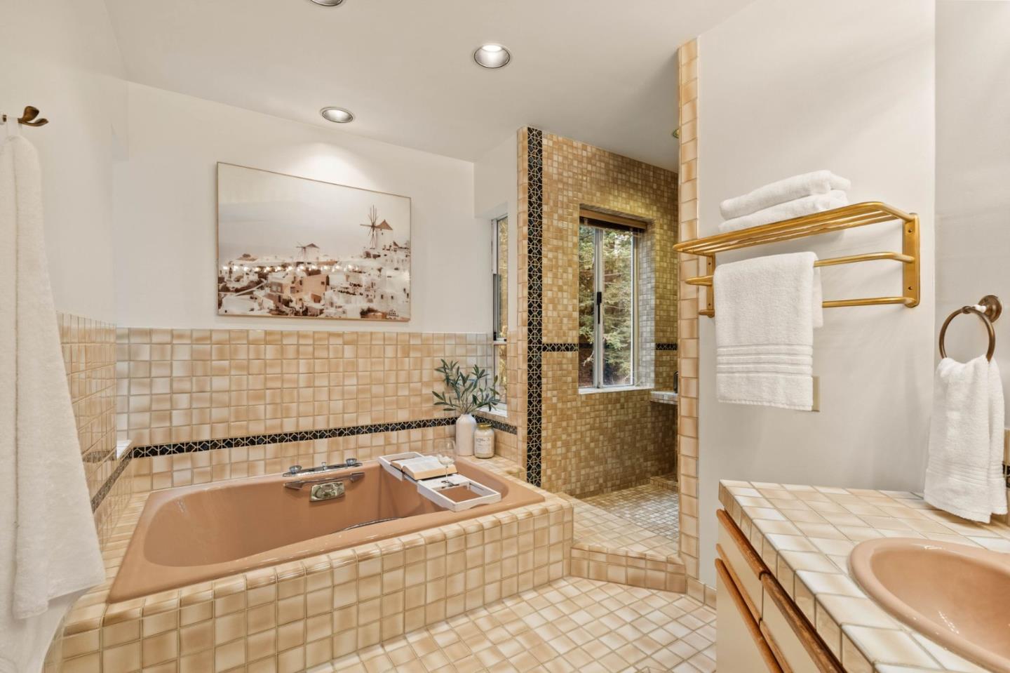 Detail Gallery Image 17 of 38 For 28 Kirkwood Way, San Carlos,  CA 94070 - 4 Beds | 3 Baths