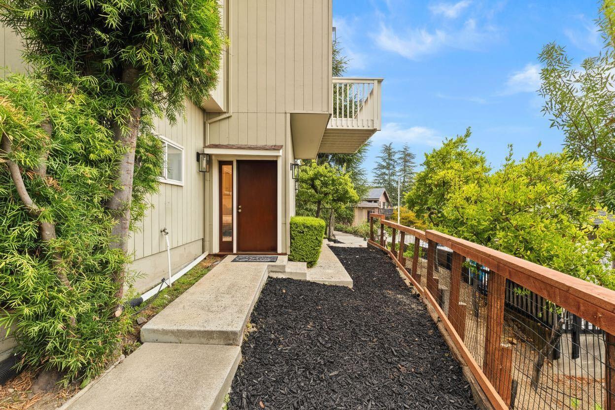 Detail Gallery Image 26 of 38 For 28 Kirkwood Way, San Carlos,  CA 94070 - 4 Beds | 3 Baths