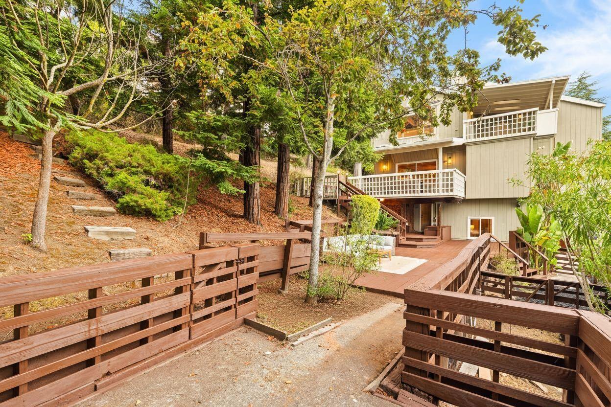 Detail Gallery Image 34 of 38 For 28 Kirkwood Way, San Carlos,  CA 94070 - 4 Beds | 3 Baths