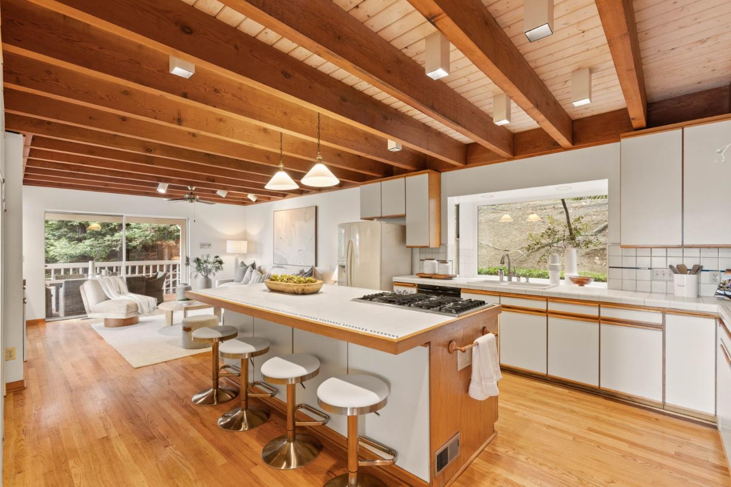 Detail Gallery Image 5 of 38 For 28 Kirkwood Way, San Carlos,  CA 94070 - 4 Beds | 3 Baths