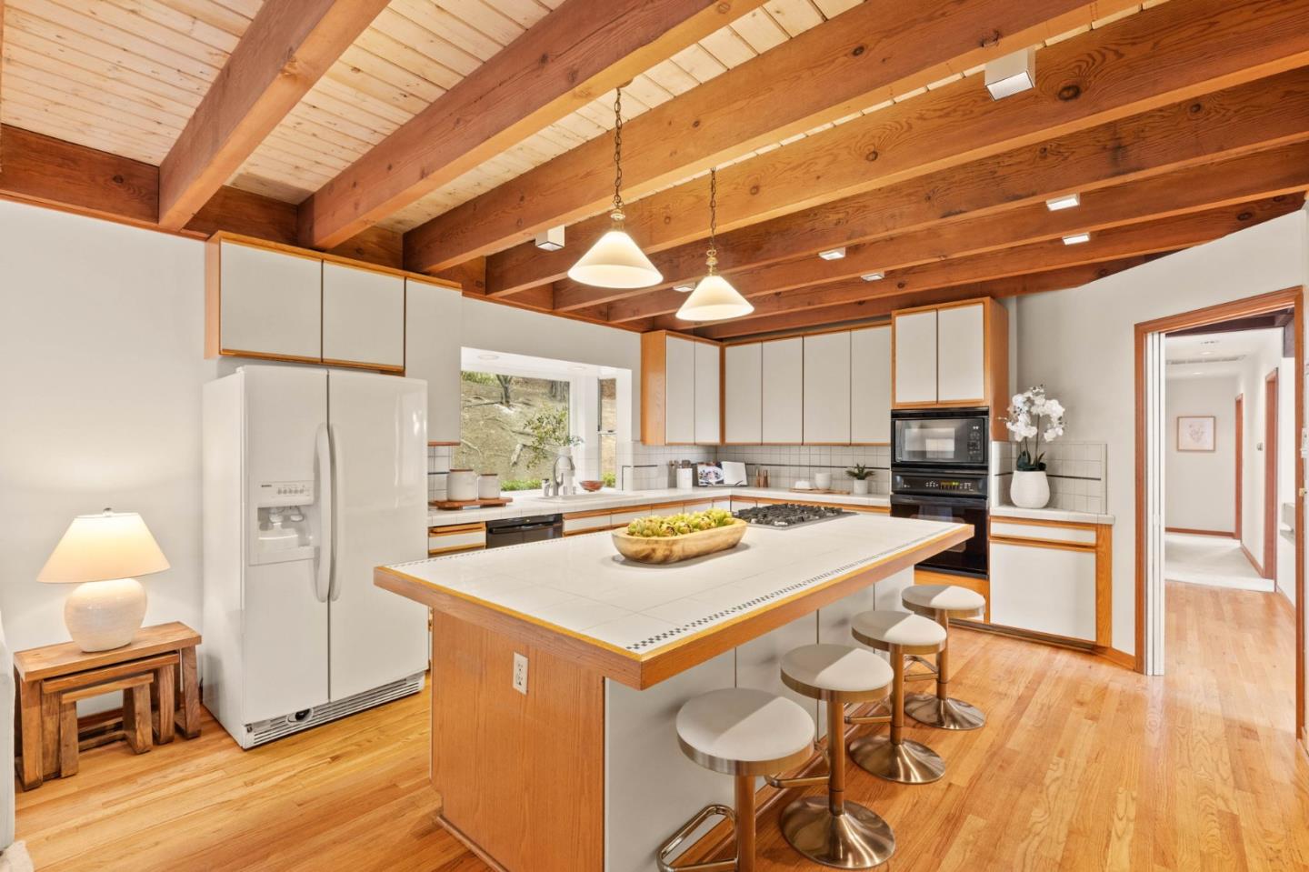 Detail Gallery Image 6 of 38 For 28 Kirkwood Way, San Carlos,  CA 94070 - 4 Beds | 3 Baths