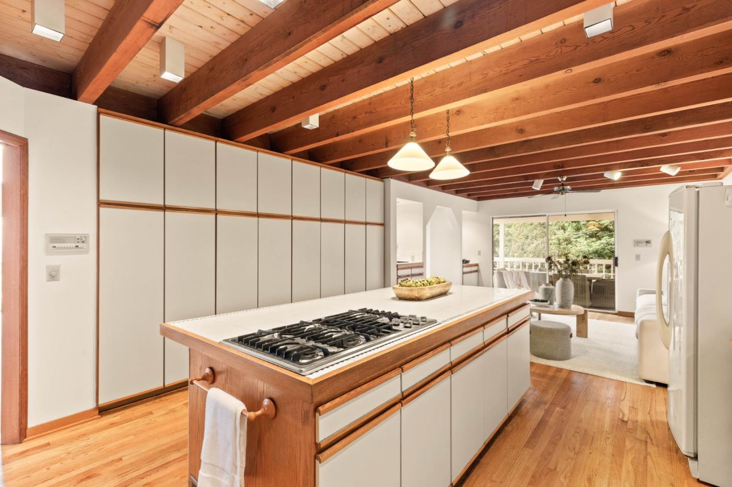 Detail Gallery Image 8 of 38 For 28 Kirkwood Way, San Carlos,  CA 94070 - 4 Beds | 3 Baths