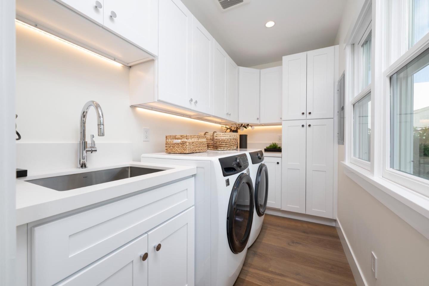 Detail Gallery Image 10 of 30 For 235 Alma St, Palo Alto,  CA 94301 - 3 Beds | 3/1 Baths