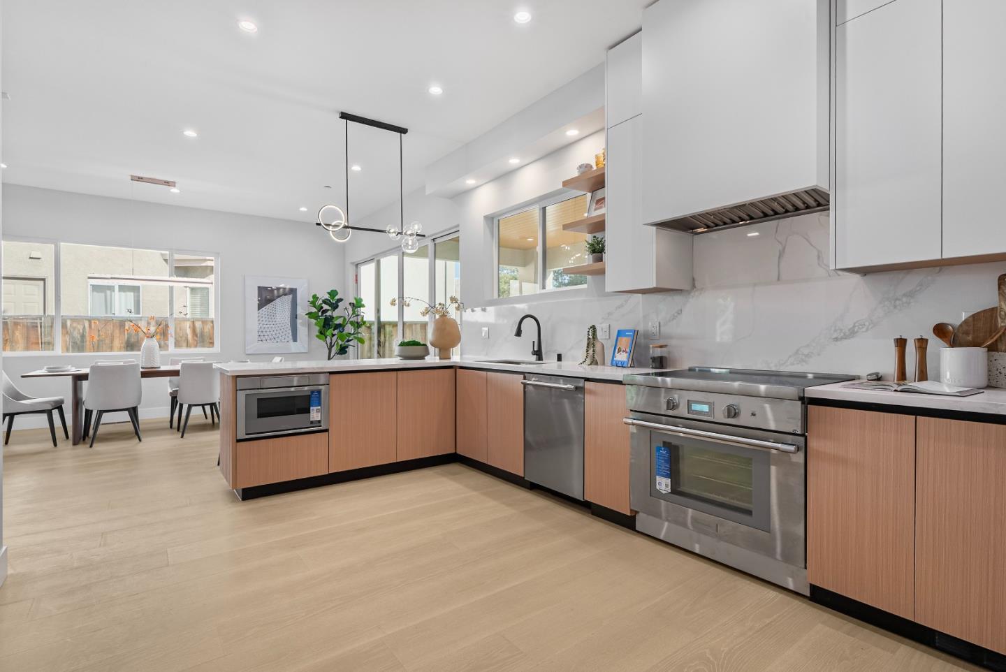 Detail Gallery Image 15 of 65 For 18630 Crabtree Ave, Cupertino,  CA 95014 - 6 Beds | 5/1 Baths