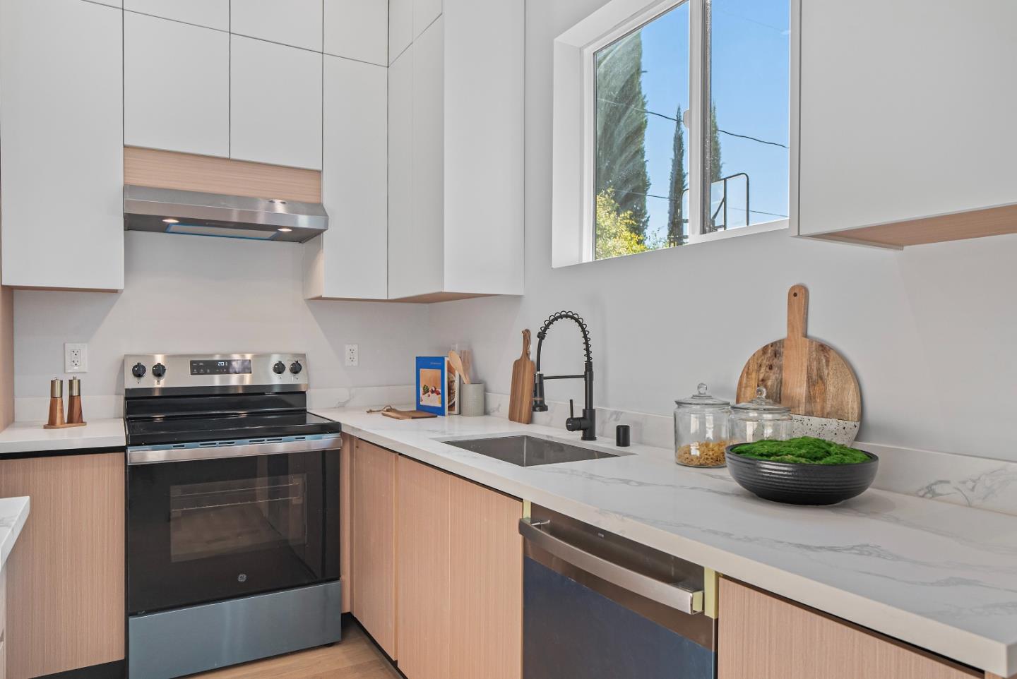 Detail Gallery Image 56 of 65 For 18630 Crabtree Ave, Cupertino,  CA 95014 - 6 Beds | 5/1 Baths