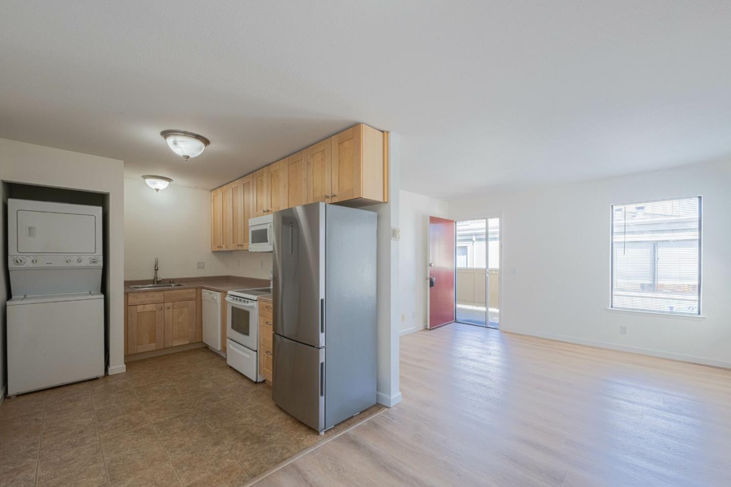 Detail Gallery Image 8 of 9 For 820 Casanova Ave #125,  Monterey,  CA 93940 - 1 Beds | 1 Baths