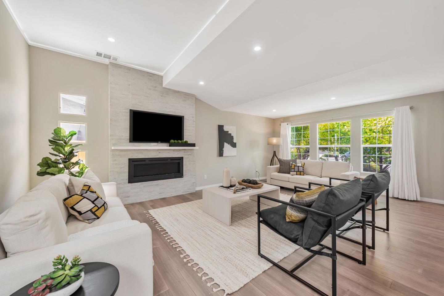 Detail Gallery Image 6 of 36 For 1626 S Wolfe Rd, Sunnyvale,  CA 94087 - 4 Beds | 3 Baths