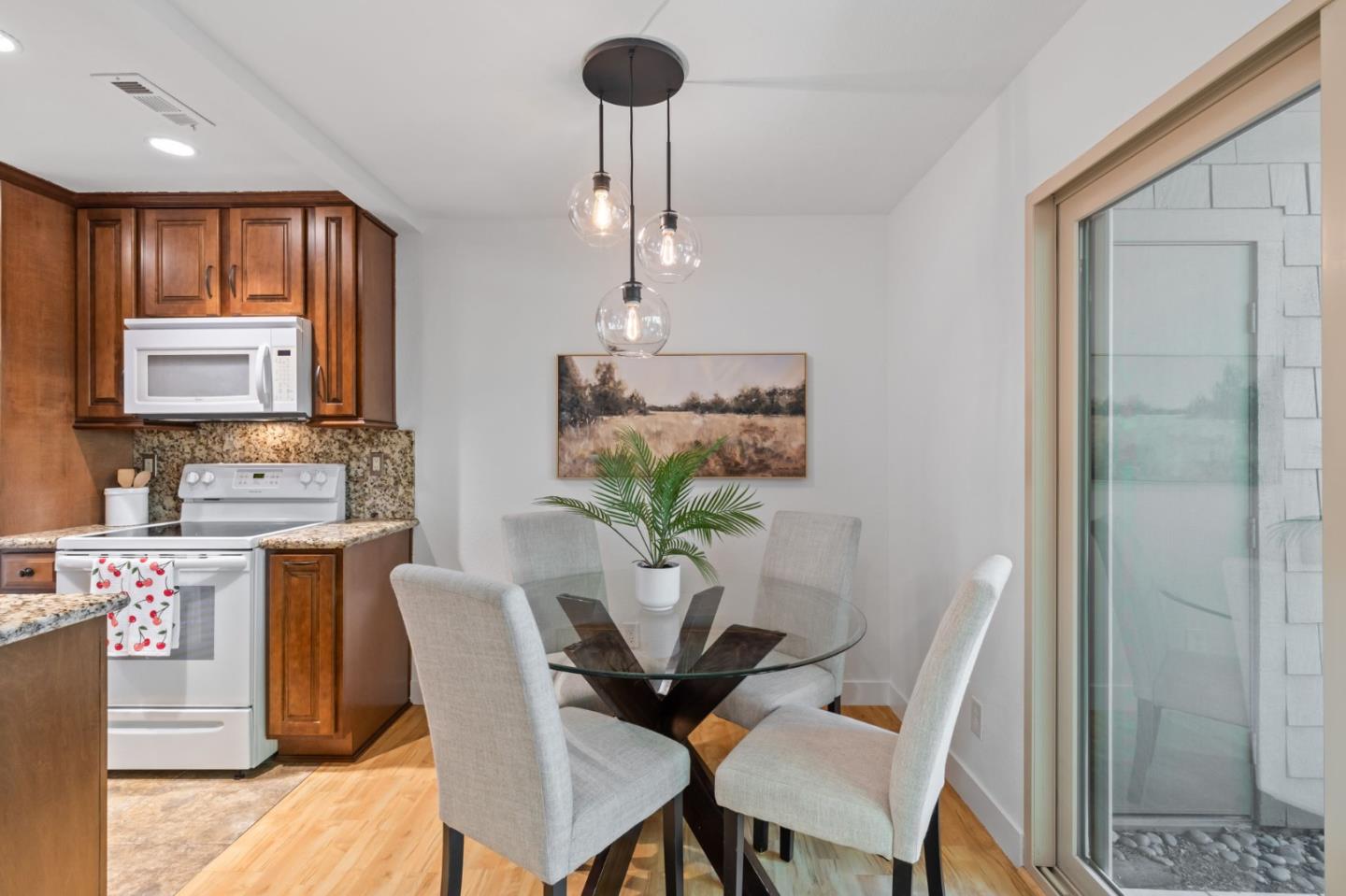 Detail Gallery Image 11 of 29 For 5701 Makati Cir #C,  San Jose,  CA 95123 - 1 Beds | 1 Baths