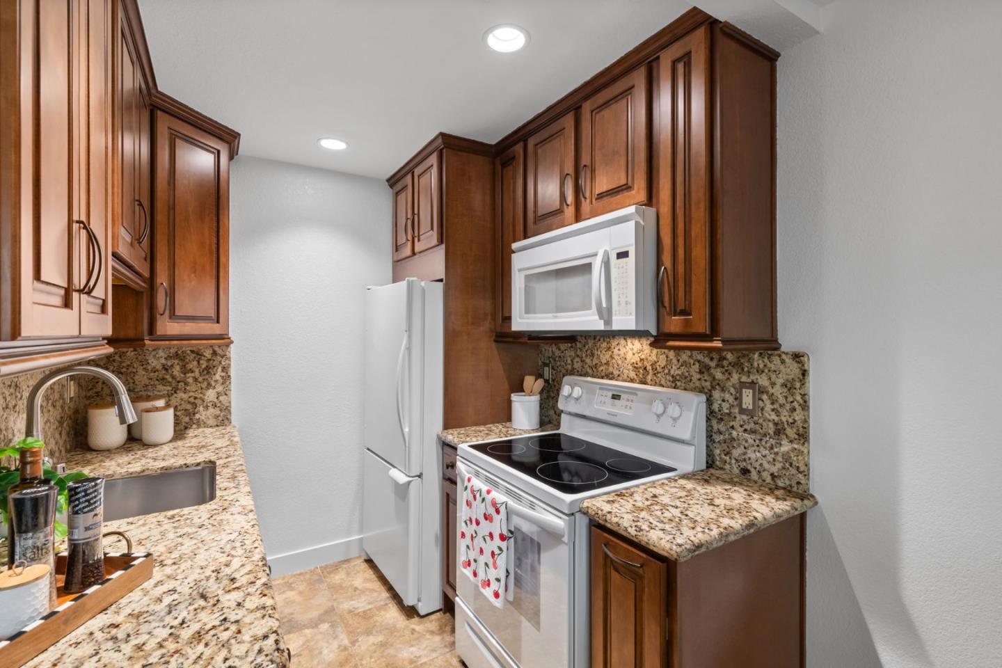 Detail Gallery Image 13 of 29 For 5701 Makati Cir #C,  San Jose,  CA 95123 - 1 Beds | 1 Baths