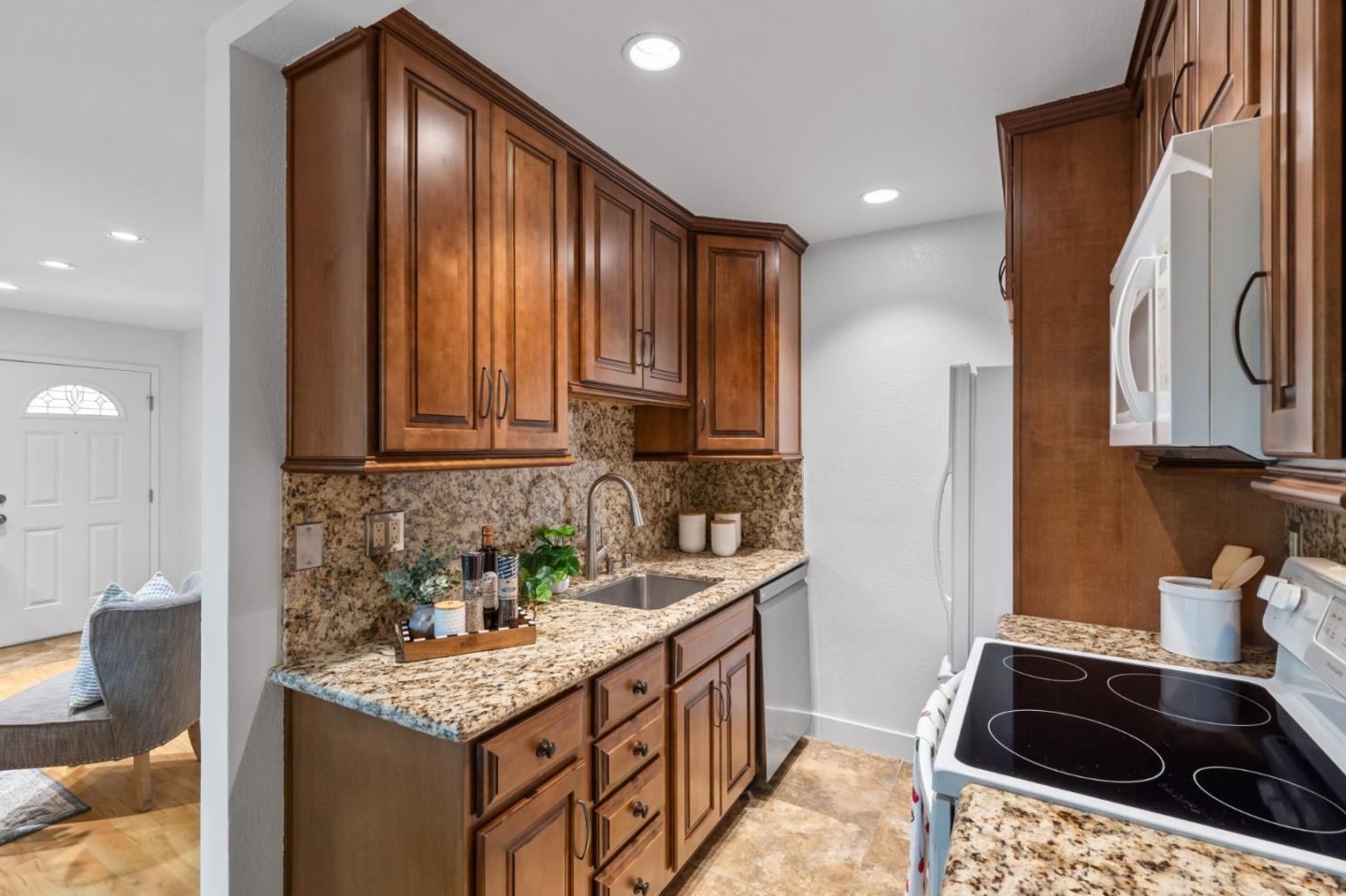 Detail Gallery Image 14 of 29 For 5701 Makati Cir #C,  San Jose,  CA 95123 - 1 Beds | 1 Baths