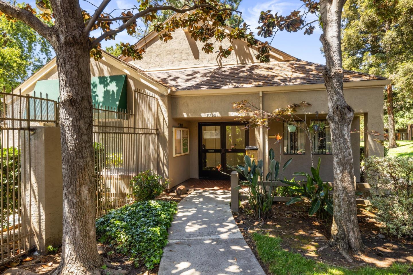 Detail Gallery Image 27 of 29 For 5701 Makati Cir #C,  San Jose,  CA 95123 - 1 Beds | 1 Baths