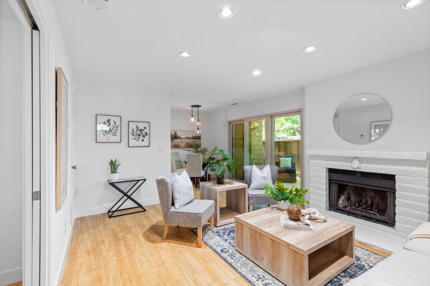 Detail Gallery Image 6 of 29 For 5701 Makati Cir #C,  San Jose,  CA 95123 - 1 Beds | 1 Baths