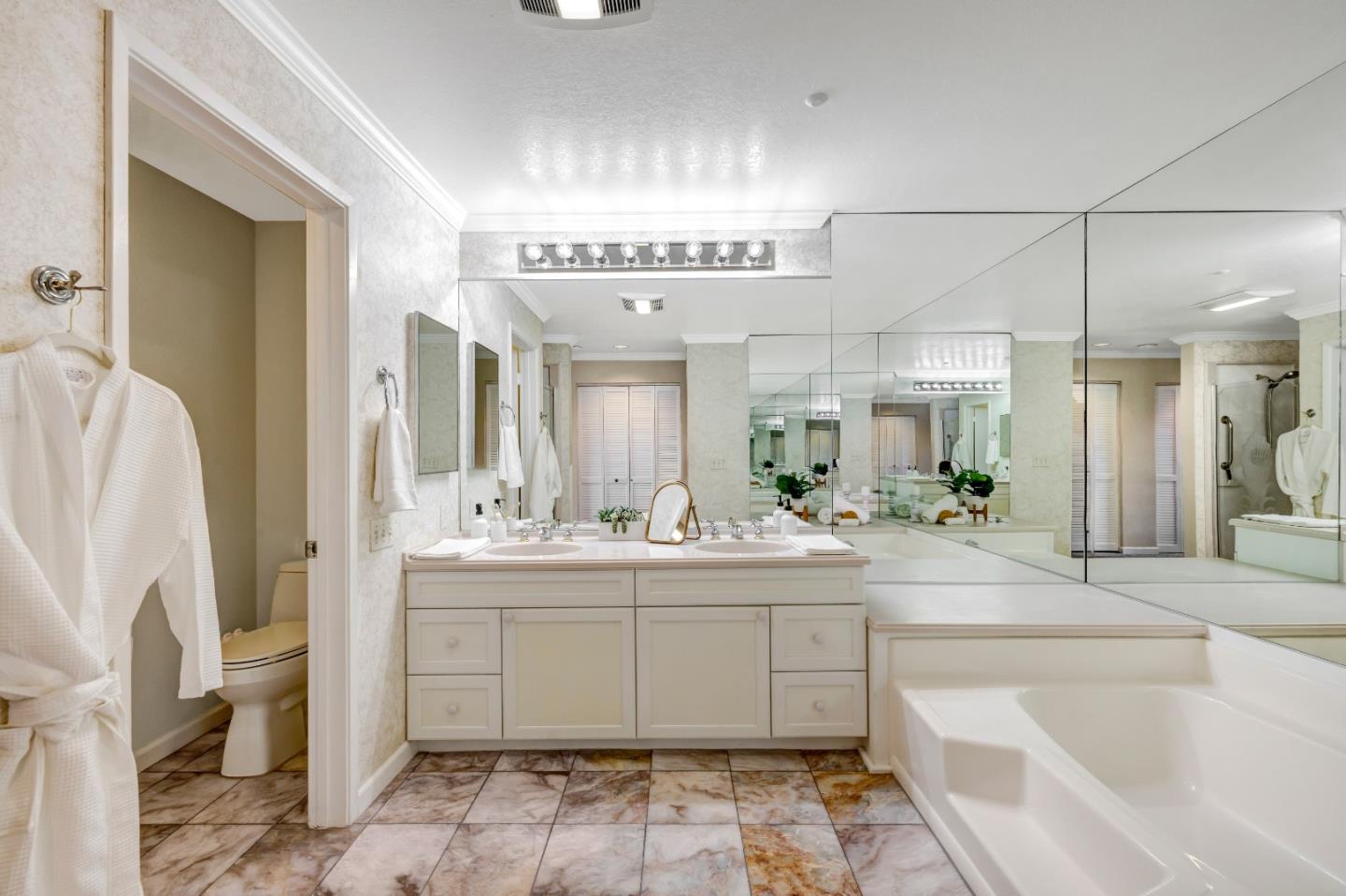 Detail Gallery Image 11 of 18 For 16 Shepherds Knl, Pebble Beach,  CA 93953 - 3 Beds | 3 Baths