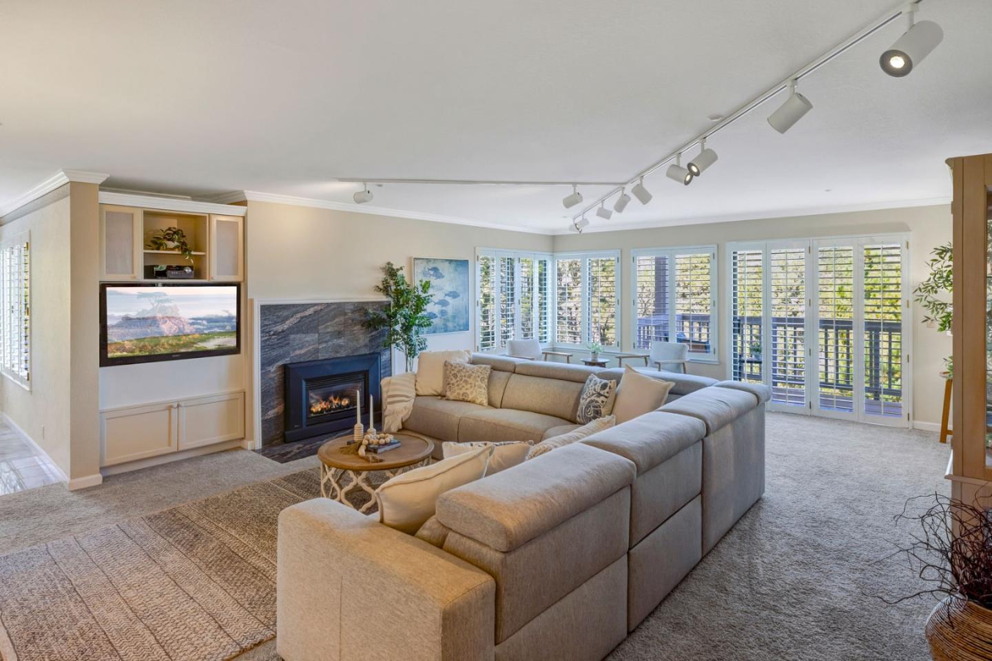 Detail Gallery Image 3 of 18 For 16 Shepherds Knl, Pebble Beach,  CA 93953 - 3 Beds | 3 Baths