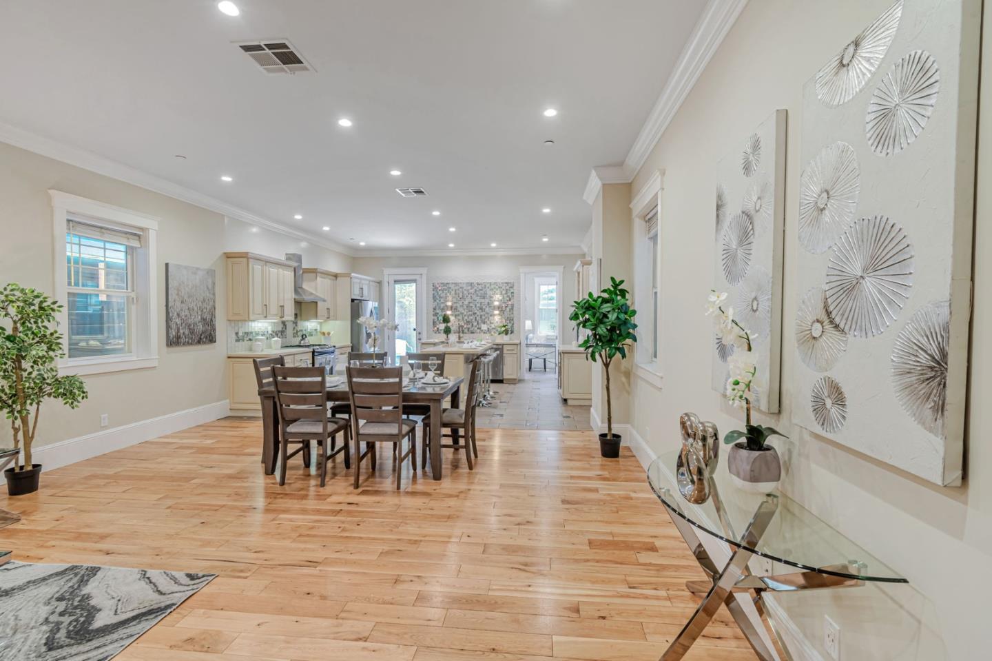 Detail Gallery Image 18 of 40 For 1633 15th St, Oakland,  CA 94607 - 3 Beds | 2/1 Baths