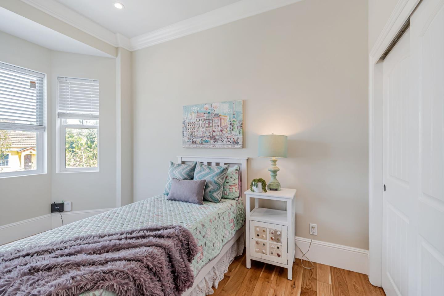 Detail Gallery Image 23 of 40 For 1633 15th St, Oakland,  CA 94607 - 3 Beds | 2/1 Baths