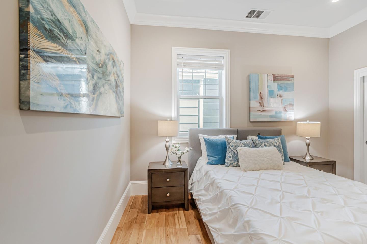 Detail Gallery Image 27 of 40 For 1633 15th St, Oakland,  CA 94607 - 3 Beds | 2/1 Baths