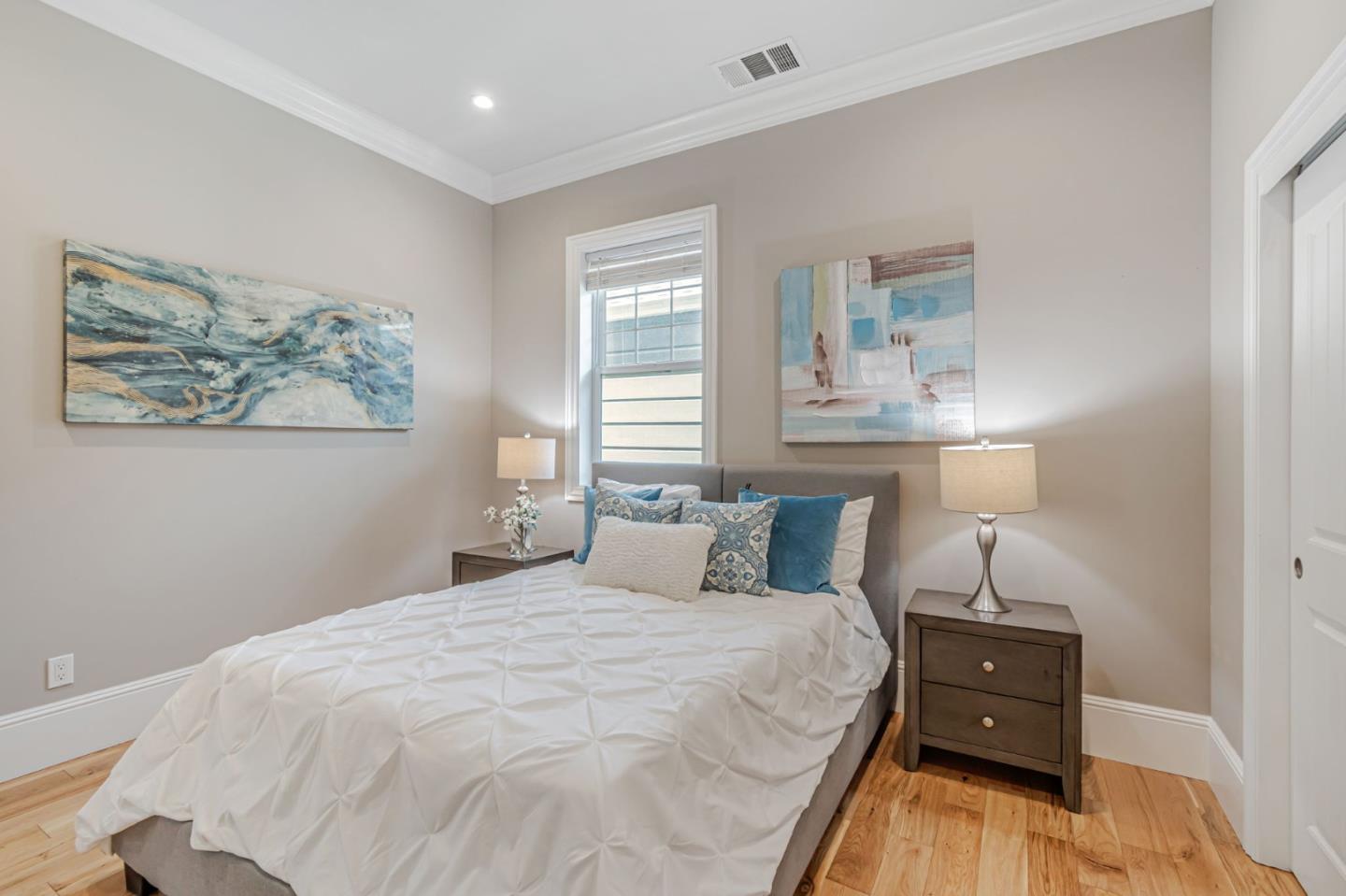 Detail Gallery Image 28 of 40 For 1633 15th St, Oakland,  CA 94607 - 3 Beds | 2/1 Baths