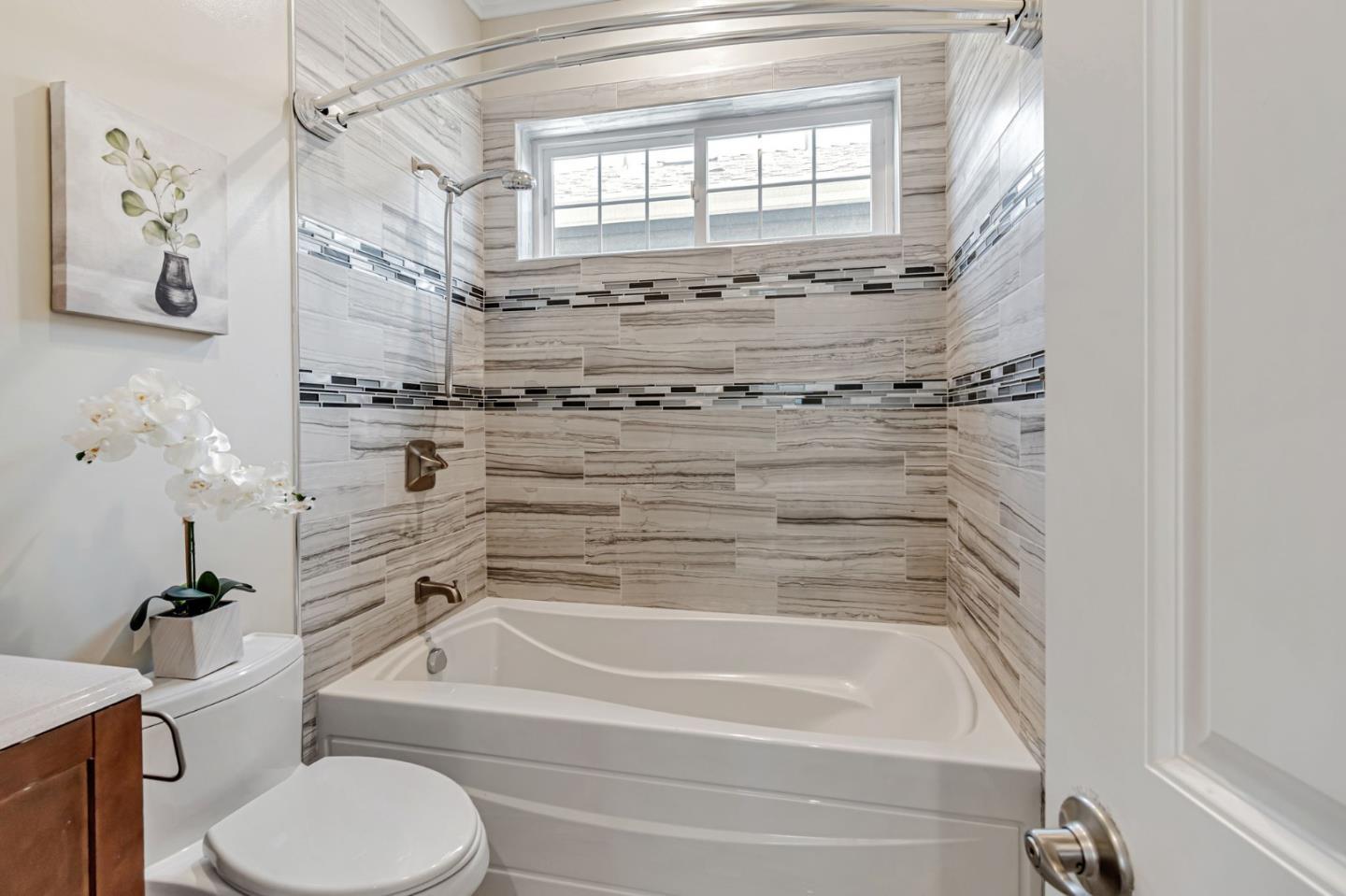 Detail Gallery Image 35 of 40 For 1633 15th St, Oakland,  CA 94607 - 3 Beds | 2/1 Baths