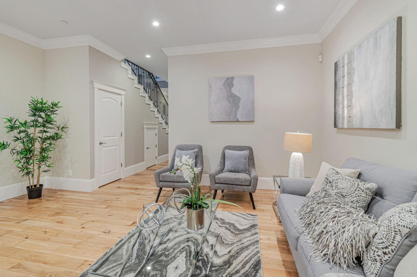 Detail Gallery Image 8 of 40 For 1633 15th St, Oakland,  CA 94607 - 3 Beds | 2/1 Baths