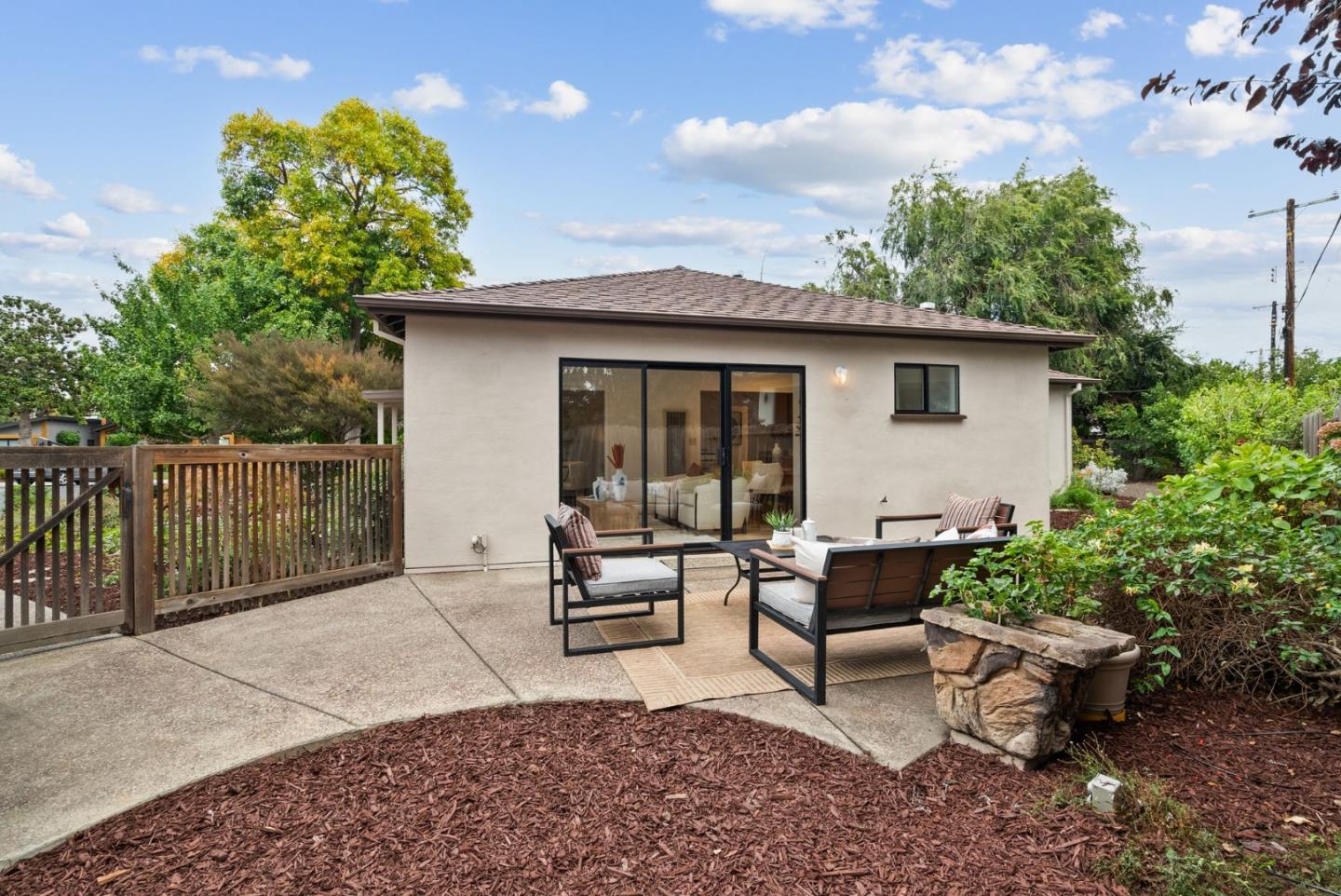 Detail Gallery Image 19 of 30 For 3136 Genevieve Ct, Palo Alto,  CA 94303 - 3 Beds | 2 Baths