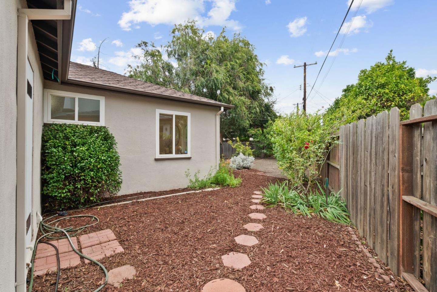 Detail Gallery Image 21 of 30 For 3136 Genevieve Ct, Palo Alto,  CA 94303 - 3 Beds | 2 Baths