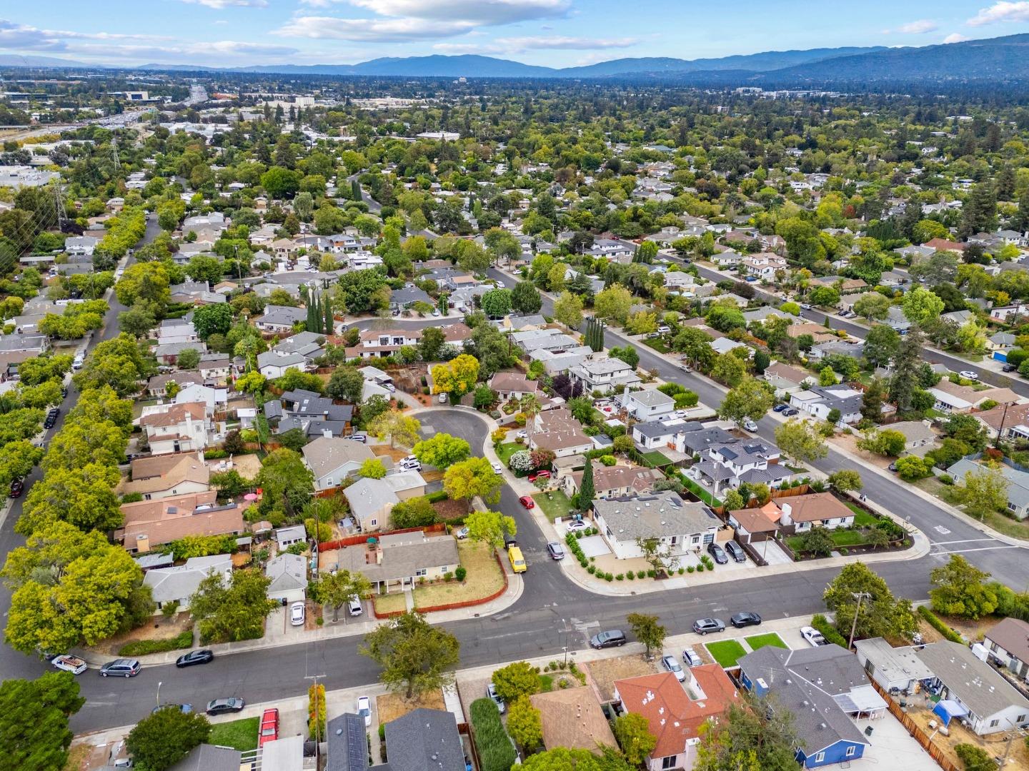 Detail Gallery Image 27 of 30 For 3136 Genevieve Ct, Palo Alto,  CA 94303 - 3 Beds | 2 Baths