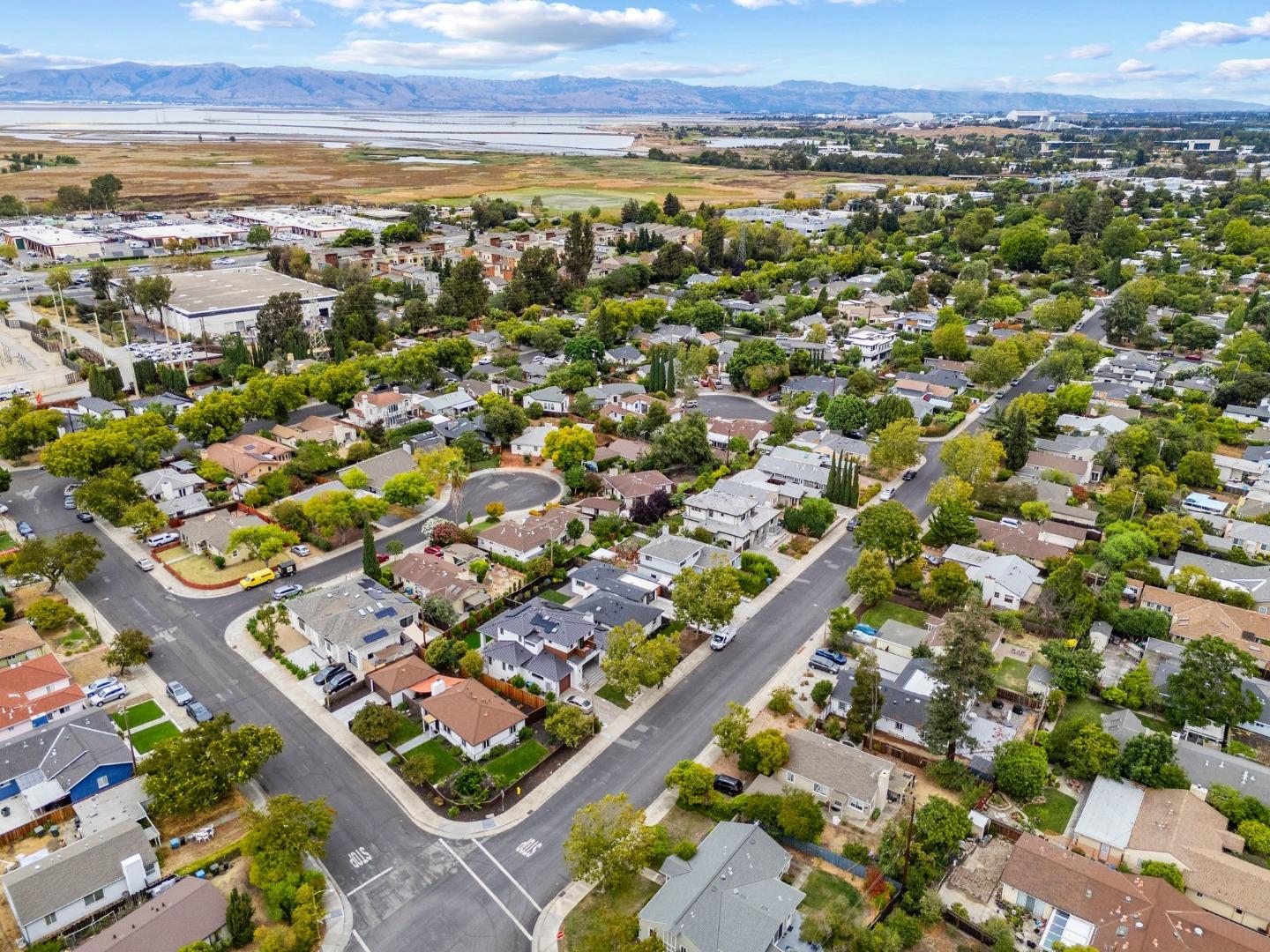 Detail Gallery Image 28 of 30 For 3136 Genevieve Ct, Palo Alto,  CA 94303 - 3 Beds | 2 Baths