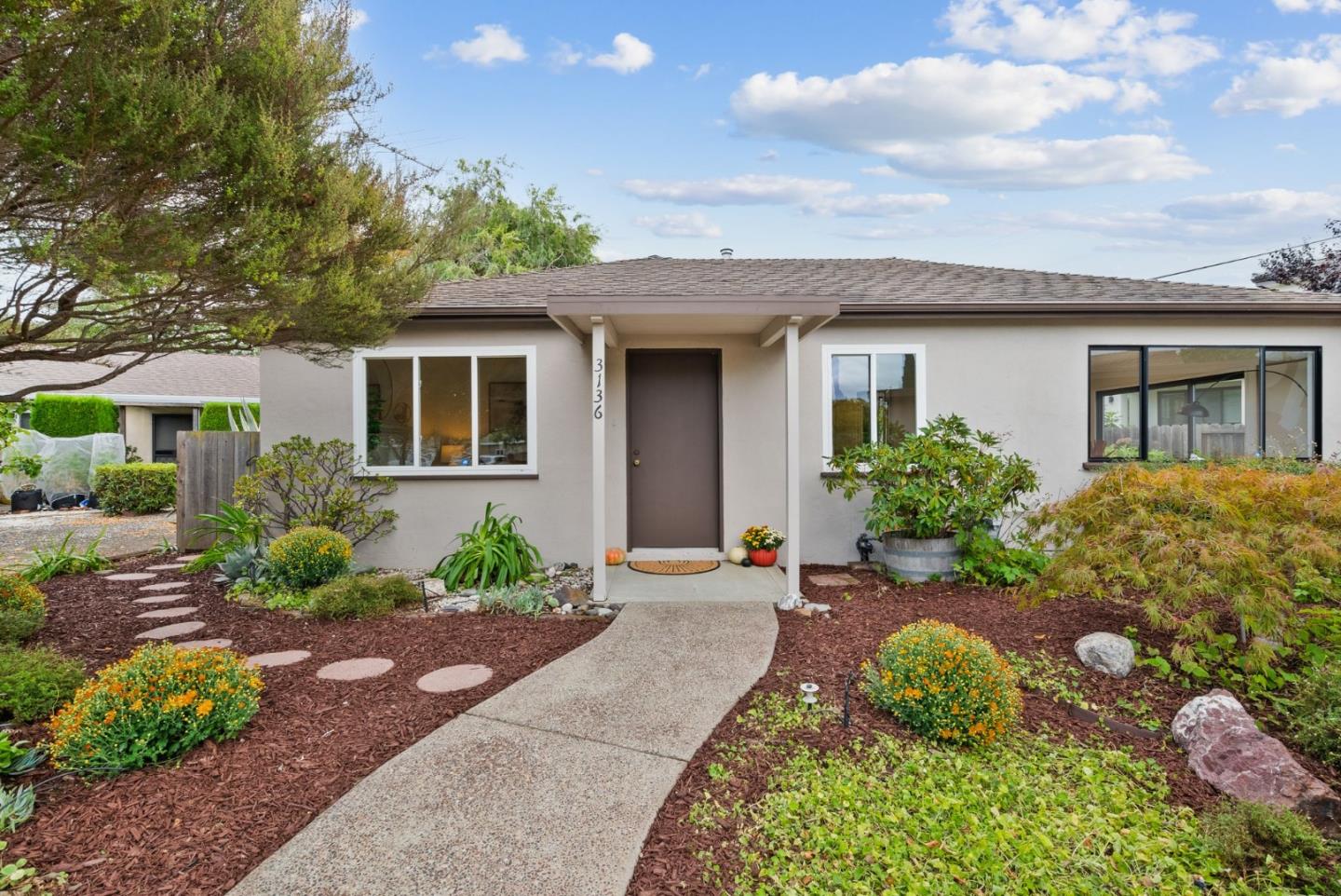 Detail Gallery Image 3 of 30 For 3136 Genevieve Ct, Palo Alto,  CA 94303 - 3 Beds | 2 Baths