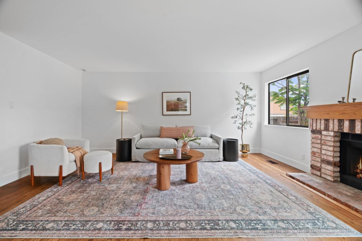 Detail Gallery Image 15 of 37 For 1657 Sugarloaf Dr, San Mateo,  CA 94403 - 3 Beds | 2/1 Baths