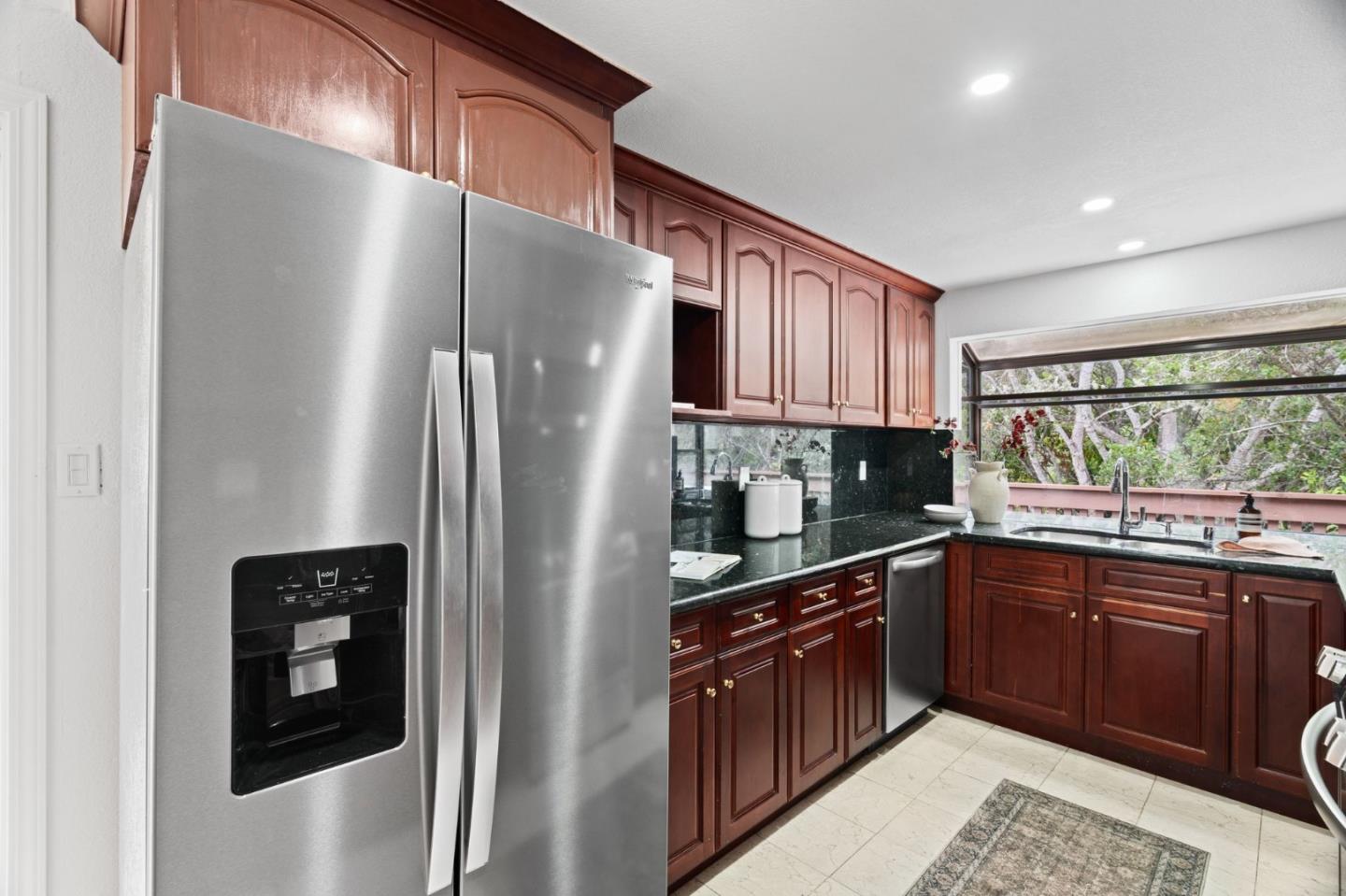 Detail Gallery Image 17 of 37 For 1657 Sugarloaf Dr, San Mateo,  CA 94403 - 3 Beds | 2/1 Baths