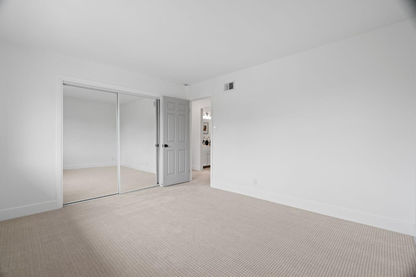 Detail Gallery Image 27 of 37 For 1657 Sugarloaf Dr, San Mateo,  CA 94403 - 3 Beds | 2/1 Baths