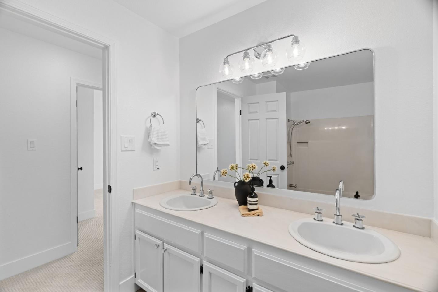 Detail Gallery Image 28 of 37 For 1657 Sugarloaf Dr, San Mateo,  CA 94403 - 3 Beds | 2/1 Baths