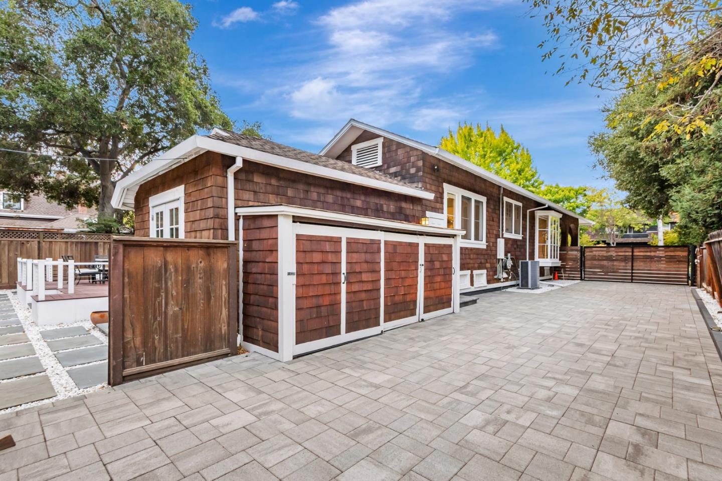 Detail Gallery Image 42 of 44 For 326 Addison Ave, Palo Alto,  CA 94301 - 4 Beds | 4/1 Baths