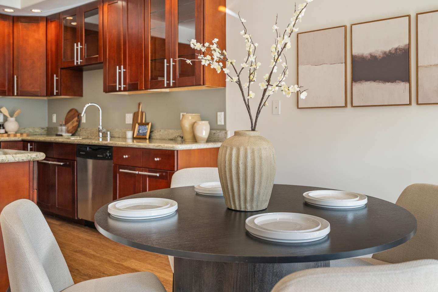 Detail Gallery Image 10 of 48 For 1 San Bruno Ave #N,  Brisbane,  CA 94005 - 1 Beds | 1/1 Baths